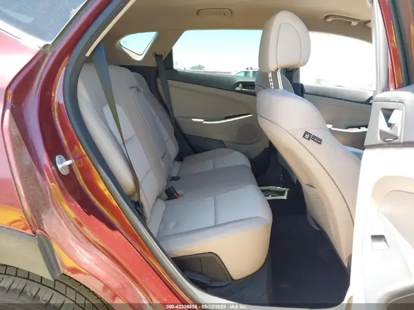 KM8J3CA41HU302363 2017 HYUNDAI TUCSON - Image 8