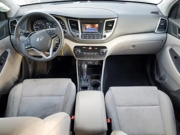 KM8J3CA41HU306073 2017 HYUNDAI TUCSON - Image 8