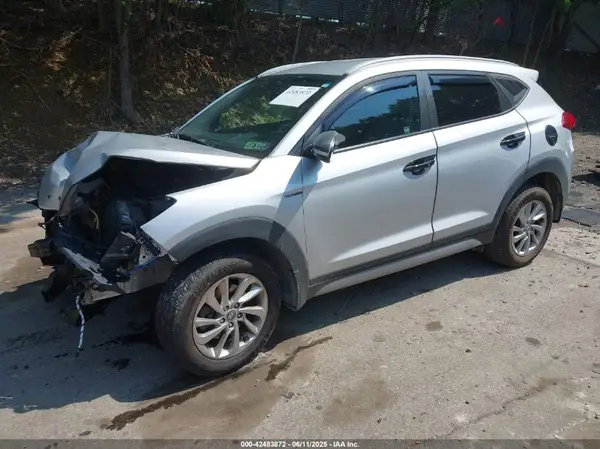 KM8J3CA41HU342278 2017 HYUNDAI TUCSON - Image 2