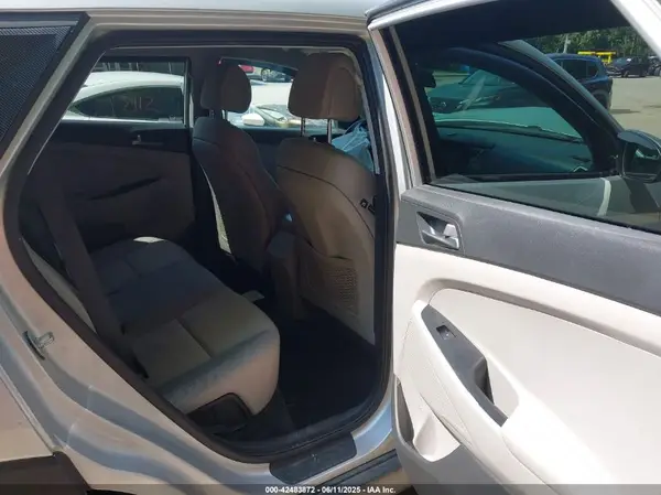 KM8J3CA41HU342278 2017 HYUNDAI TUCSON - Image 8