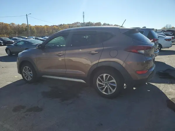 KM8J3CA41HU349859 2017 HYUNDAI TUCSON - Image 2