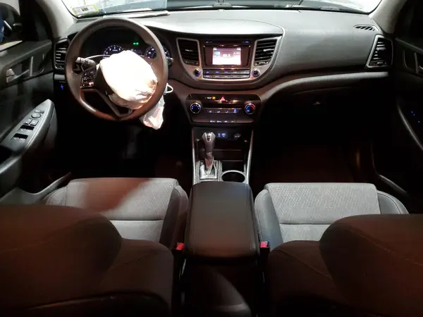 KM8J3CA41HU375460 2017 HYUNDAI TUCSON - Image 8