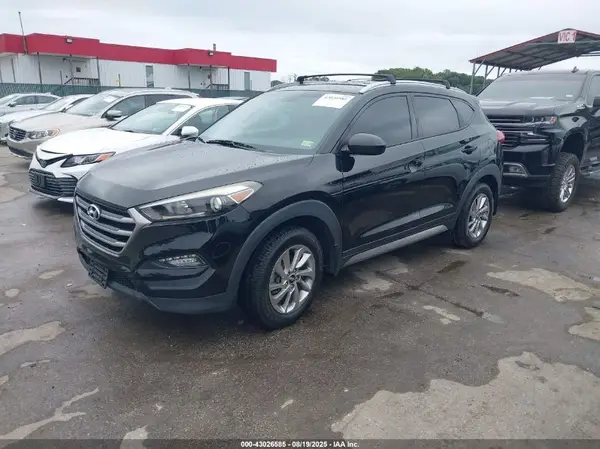 KM8J3CA41HU386541 2017 HYUNDAI TUCSON - Image 2