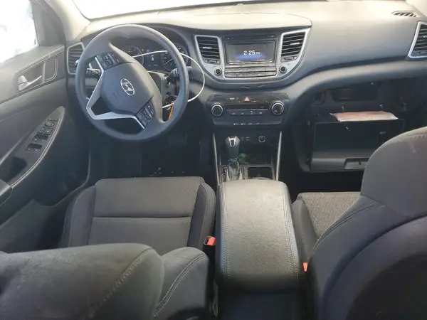KM8J3CA41HU389956 2017 HYUNDAI TUCSON - Image 8