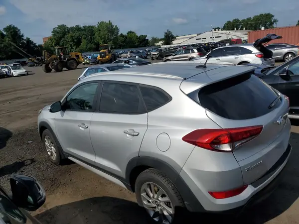 KM8J3CA41HU394252 2017 HYUNDAI TUCSON - Image 2