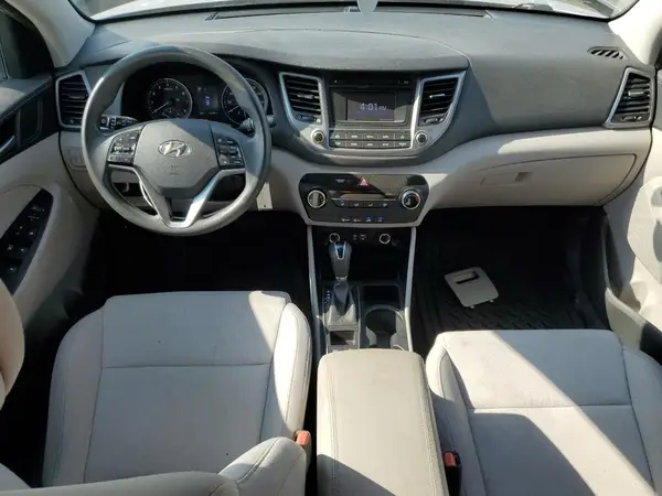KM8J3CA41HU394252 2017 HYUNDAI TUCSON - Image 8