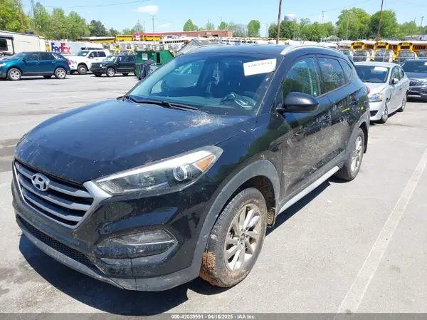 KM8J3CA41HU394414 2017 HYUNDAI TUCSON - Image 2