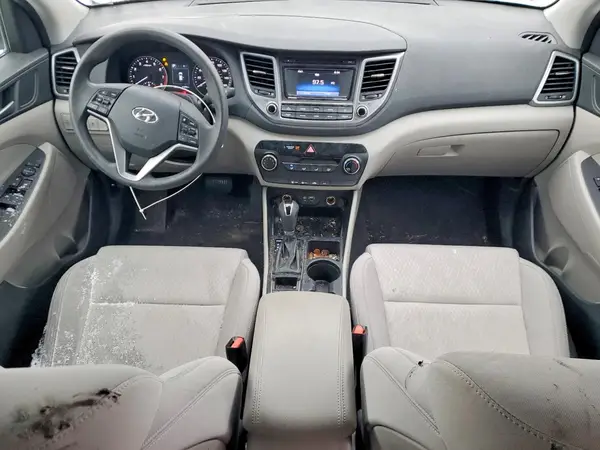 KM8J3CA41HU400549 2017 HYUNDAI TUCSON - Image 8