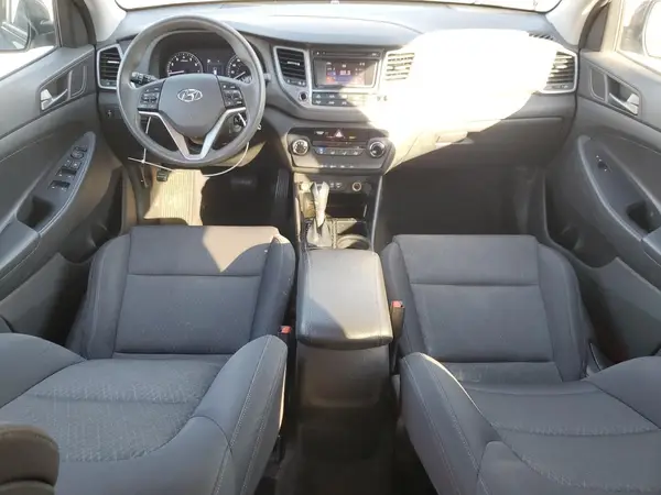 KM8J3CA41HU412278 2017 HYUNDAI TUCSON - Image 8