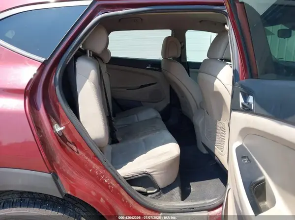 KM8J3CA41HU417187 2017 HYUNDAI TUCSON - Image 8