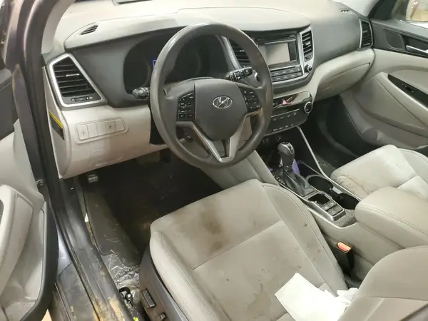 KM8J3CA41HU423488 2017 HYUNDAI TUCSON - Image 8