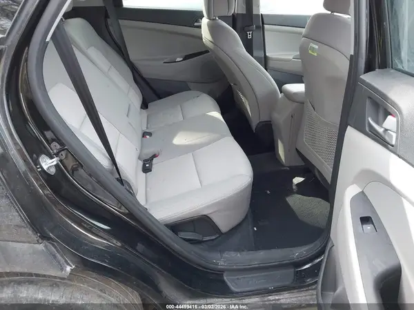 KM8J3CA41HU428089 2017 HYUNDAI TUCSON - Image 8