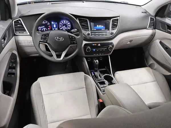 KM8J3CA41HU456555 2017 HYUNDAI TUCSON - Image 8