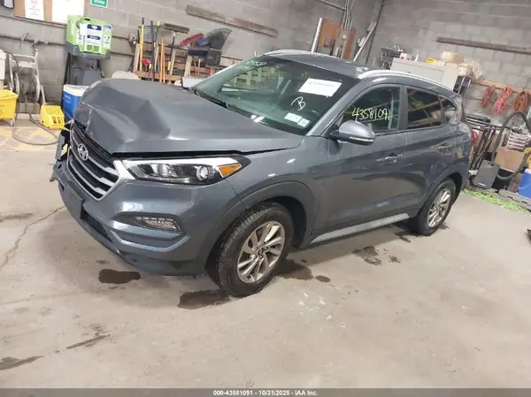 KM8J3CA41HU459830 2017 HYUNDAI TUCSON - Image 2