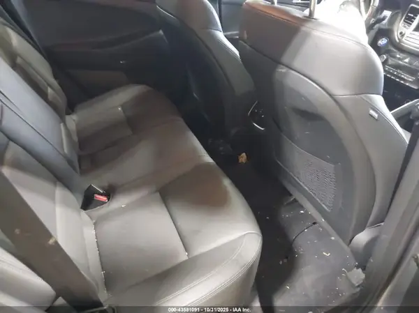 KM8J3CA41HU459830 2017 HYUNDAI TUCSON - Image 8