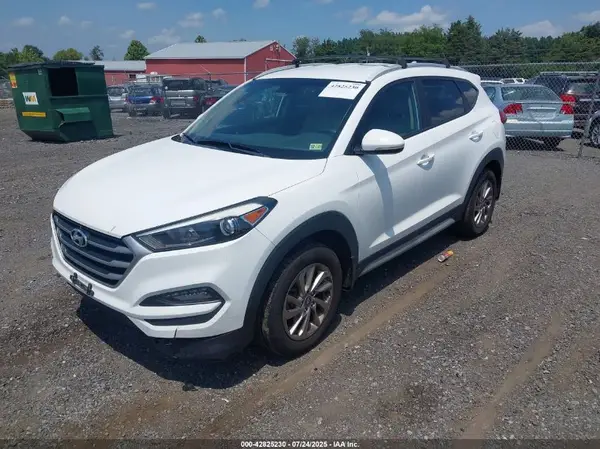 KM8J3CA41HU463621 2017 HYUNDAI TUCSON - Image 2
