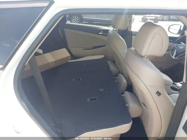 KM8J3CA41HU463621 2017 HYUNDAI TUCSON - Image 8