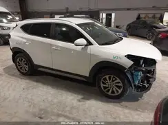 KM8J3CA41HU474439 2017 HYUNDAI TUCSON