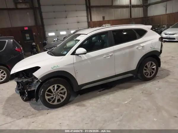 KM8J3CA41HU474439 2017 HYUNDAI TUCSON - Image 2