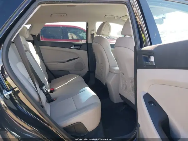 KM8J3CA41HU475512 2017 HYUNDAI TUCSON - Image 8