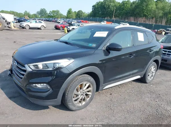 KM8J3CA41HU479303 2017 HYUNDAI TUCSON - Image 2