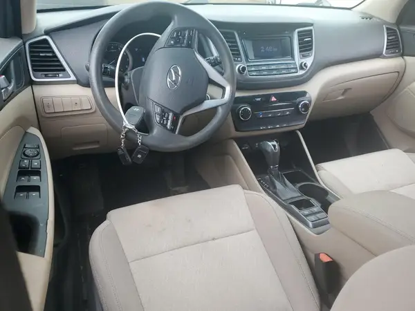 KM8J3CA41HU479365 2017 HYUNDAI TUCSON - Image 8