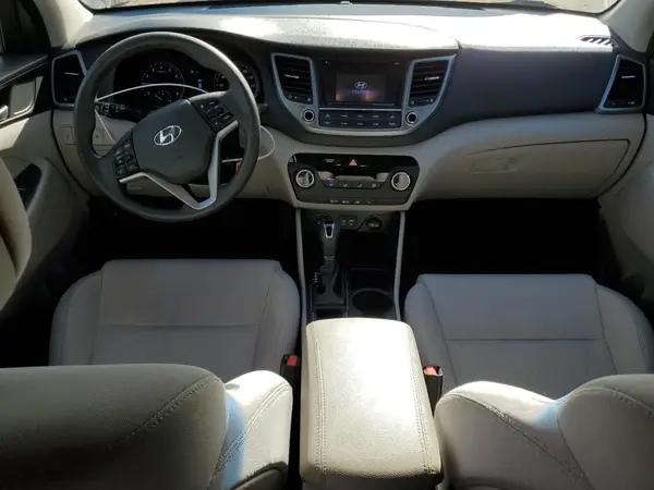 KM8J3CA41HU480032 2017 HYUNDAI TUCSON - Image 8