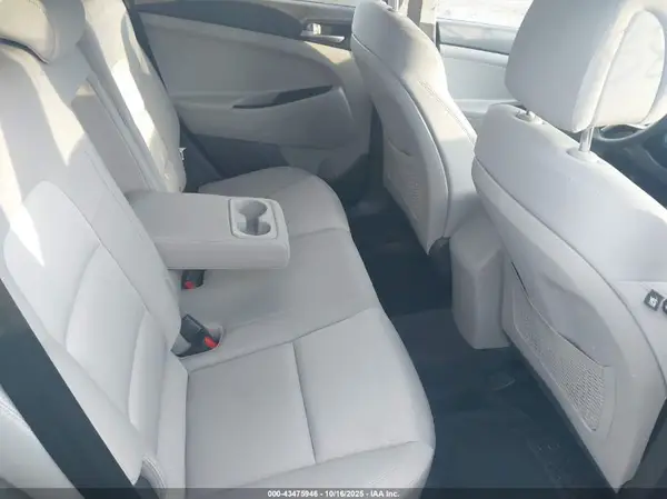 KM8J3CA41HU482959 2017 HYUNDAI TUCSON - Image 8