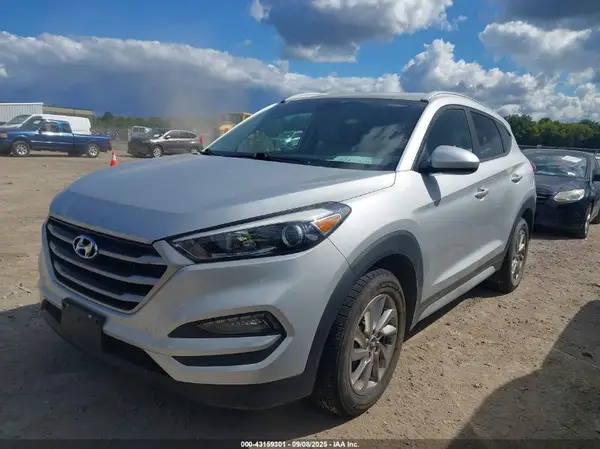 KM8J3CA41HU500554 2017 HYUNDAI TUCSON - Image 2