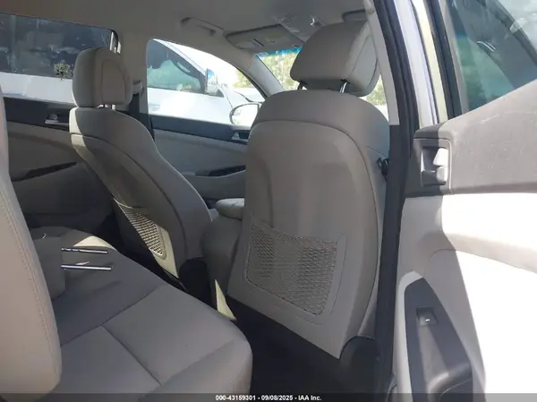 KM8J3CA41HU500554 2017 HYUNDAI TUCSON - Image 8