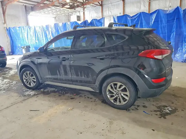 KM8J3CA41HU502742 2017 HYUNDAI TUCSON - Image 2