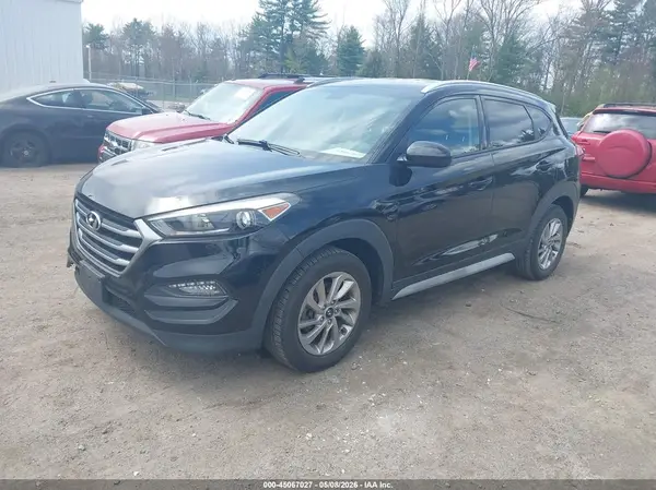 KM8J3CA41HU524711 2017 HYUNDAI TUCSON - Image 2
