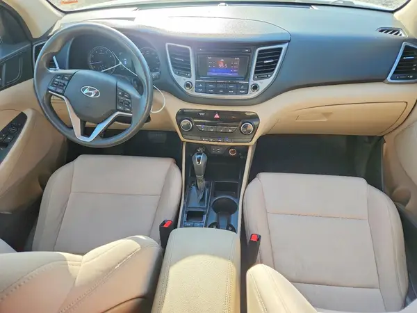 KM8J3CA41HU552508 2017 HYUNDAI TUCSON - Image 8