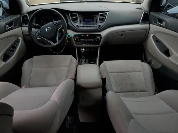 KM8J3CA41HU553982 2017 HYUNDAI TUCSON - Image 8