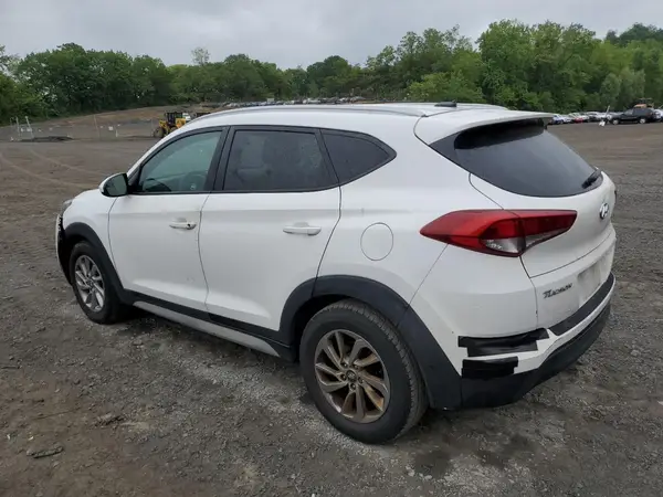 KM8J3CA41HU554775 2017 HYUNDAI TUCSON - Image 2