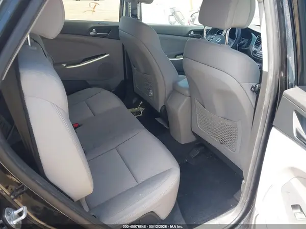 KM8J3CA41HU562889 2017 HYUNDAI TUCSON - Image 8