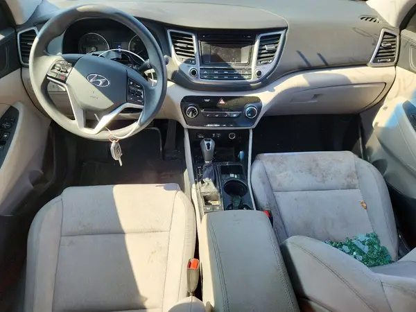 KM8J3CA41HU564819 2017 HYUNDAI TUCSON - Image 8