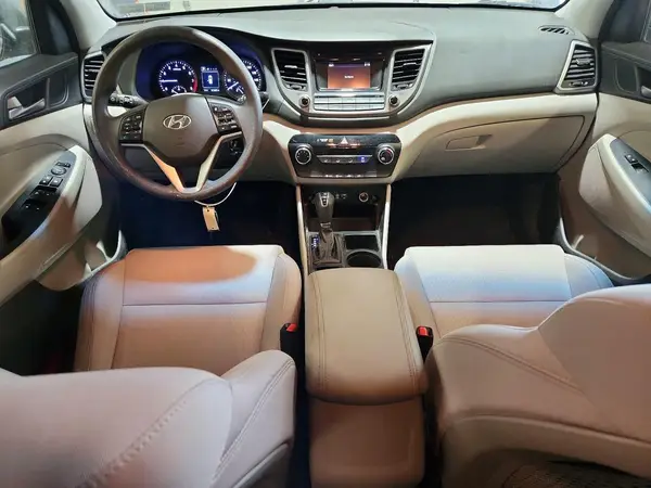 KM8J3CA41HU565954 2017 HYUNDAI TUCSON - Image 8