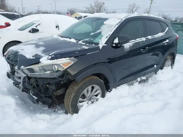 KM8J3CA41HU566280 2017 HYUNDAI TUCSON - Image 2