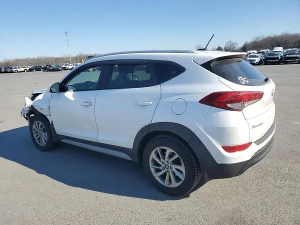 KM8J3CA41HU585301 2017 HYUNDAI TUCSON - Image 2
