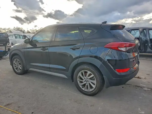 KM8J3CA41JU603981 2018 HYUNDAI TUCSON - Image 2