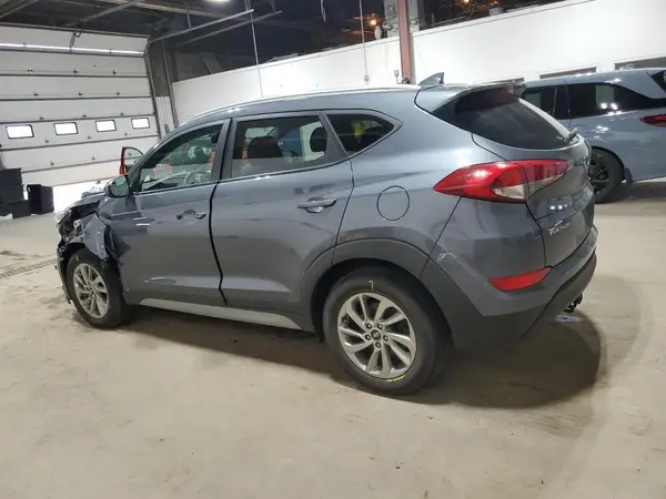 KM8J3CA41JU608565 2018 HYUNDAI TUCSON - Image 2