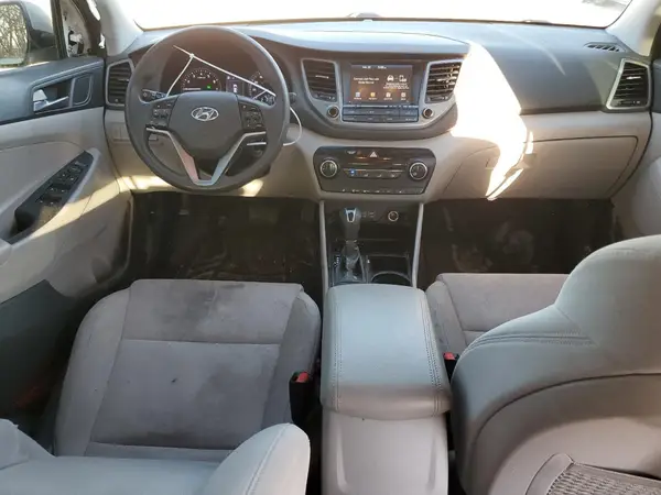KM8J3CA41JU612261 2018 HYUNDAI TUCSON - Image 8