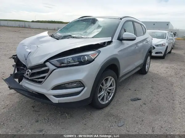 KM8J3CA41JU618089 2018 HYUNDAI TUCSON - Image 2