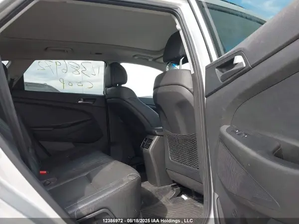 KM8J3CA41JU618089 2018 HYUNDAI TUCSON - Image 8