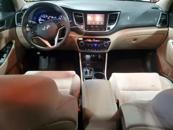 KM8J3CA41JU620831 2018 HYUNDAI TUCSON - Image 8