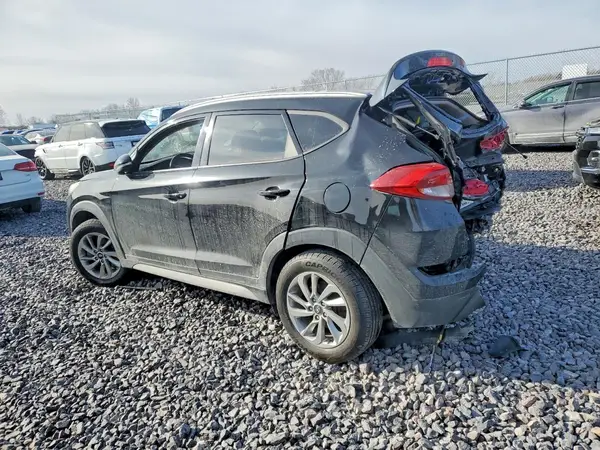 KM8J3CA41JU623373 2018 HYUNDAI TUCSON - Image 2