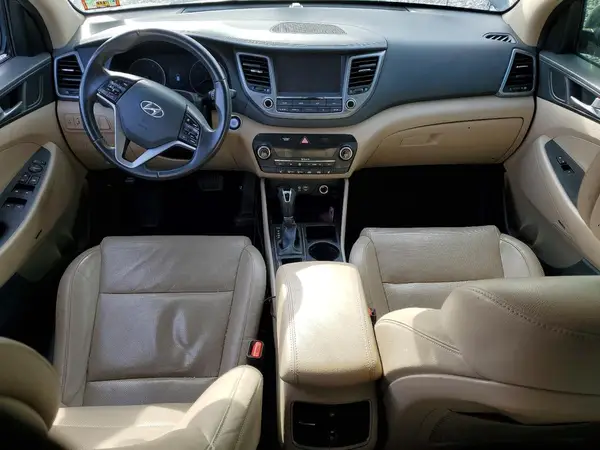 KM8J3CA41JU623373 2018 HYUNDAI TUCSON - Image 8