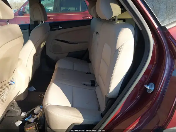 KM8J3CA41JU648659 2018 HYUNDAI TUCSON - Image 8