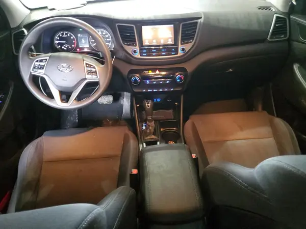 KM8J3CA41JU654915 2018 HYUNDAI TUCSON - Image 8